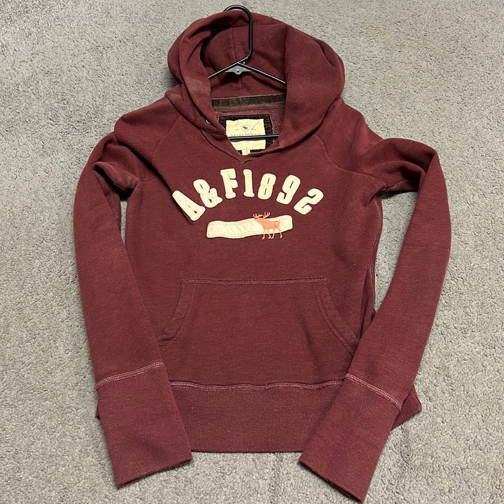 Abercrombie and fitch pull over hoodie burgundy size large